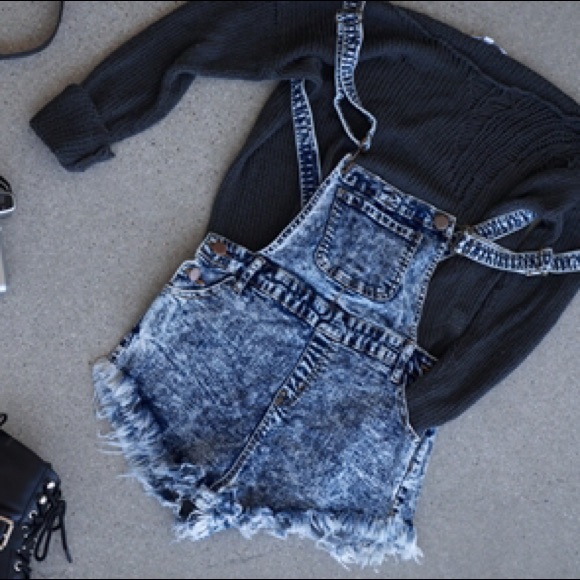 DEMIM JEAN SHORTS RAW HEM OVERALLS - Picture 3 of 5